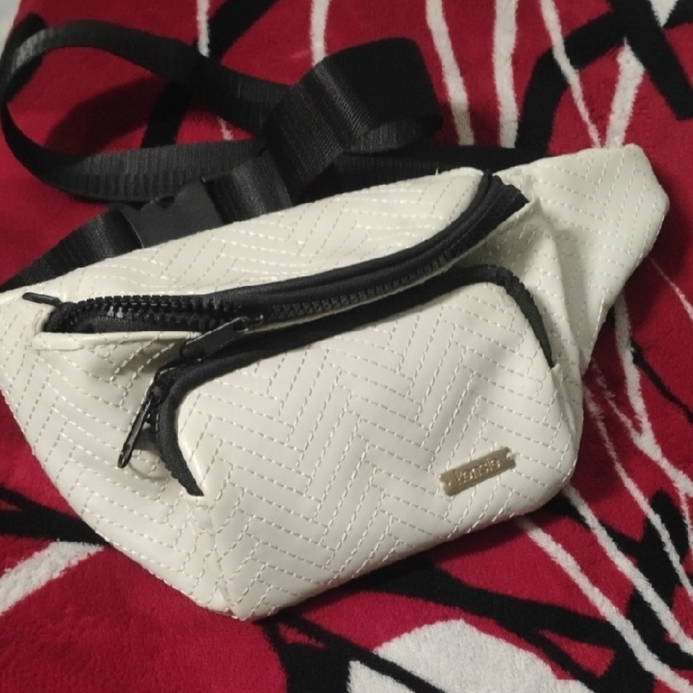Kensie White Quilted Crossbody Bag